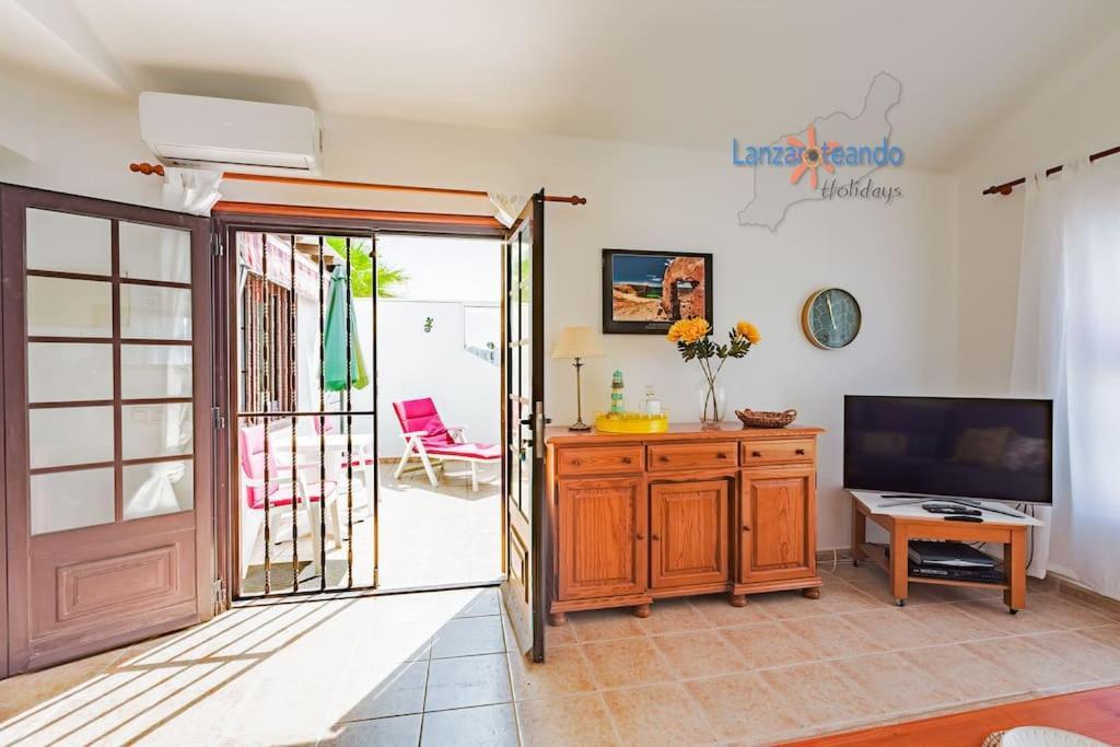 Casita El Faro En Playa Bastian Aircon In The Bedrooms Vv Costa Teguise Exterior photo
