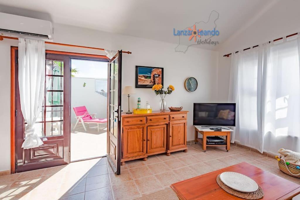Casita El Faro En Playa Bastian Aircon In The Bedrooms Vv Costa Teguise Exterior photo